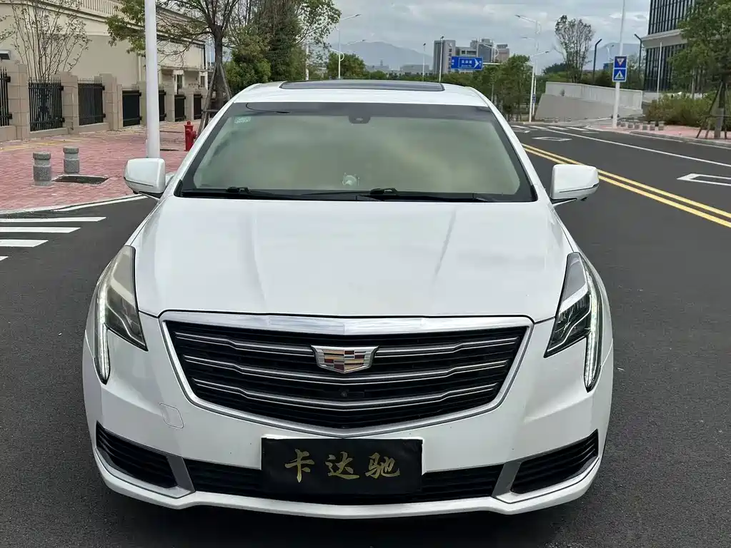 Cadillac XTS 2019 — фото 2