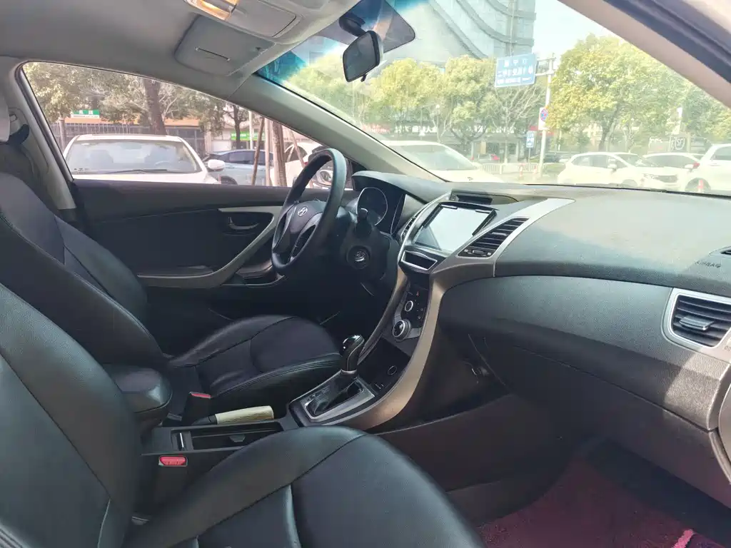 Hyundai Elantra Langdong 2017 — фото 8