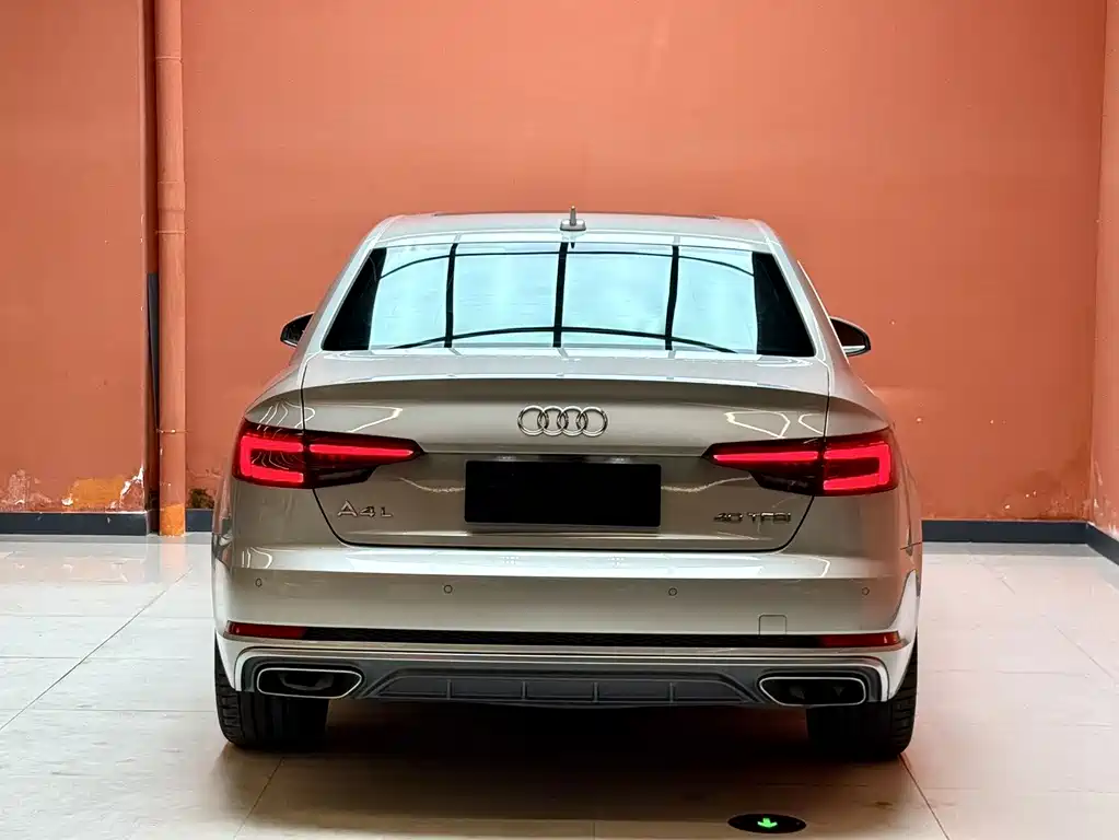Audi A4L 2020 — фото 12