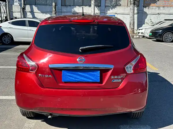 Nissan Tiida 2013