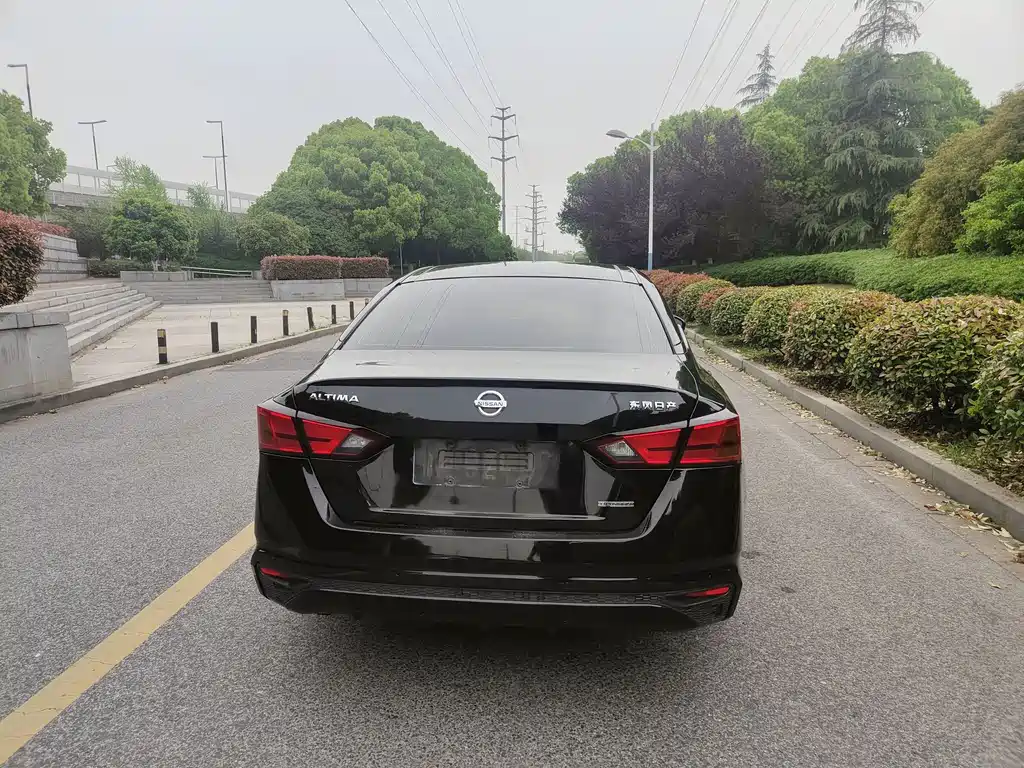 Nissan Teana 2022