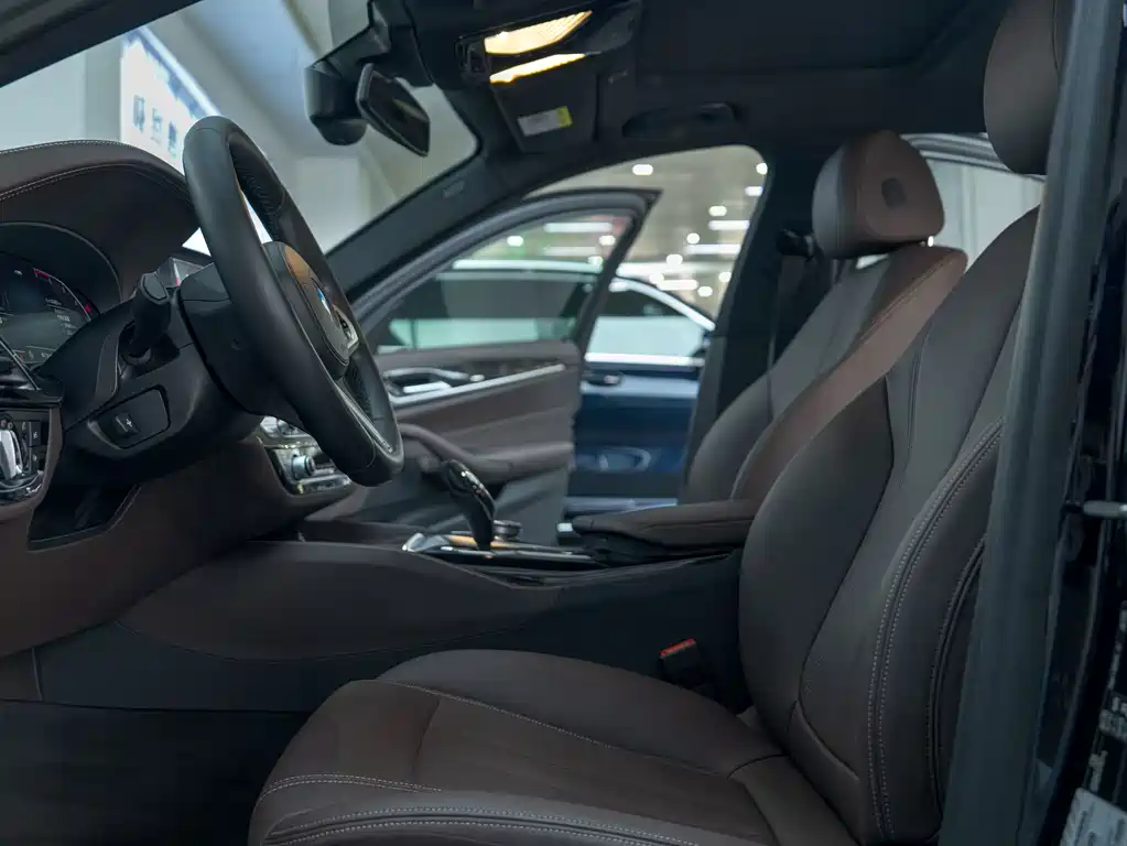 BMW 5 Series 2020 — фото 13