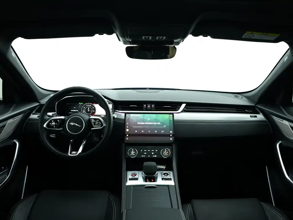 Jaguar F-PACE 2022 — фото 23