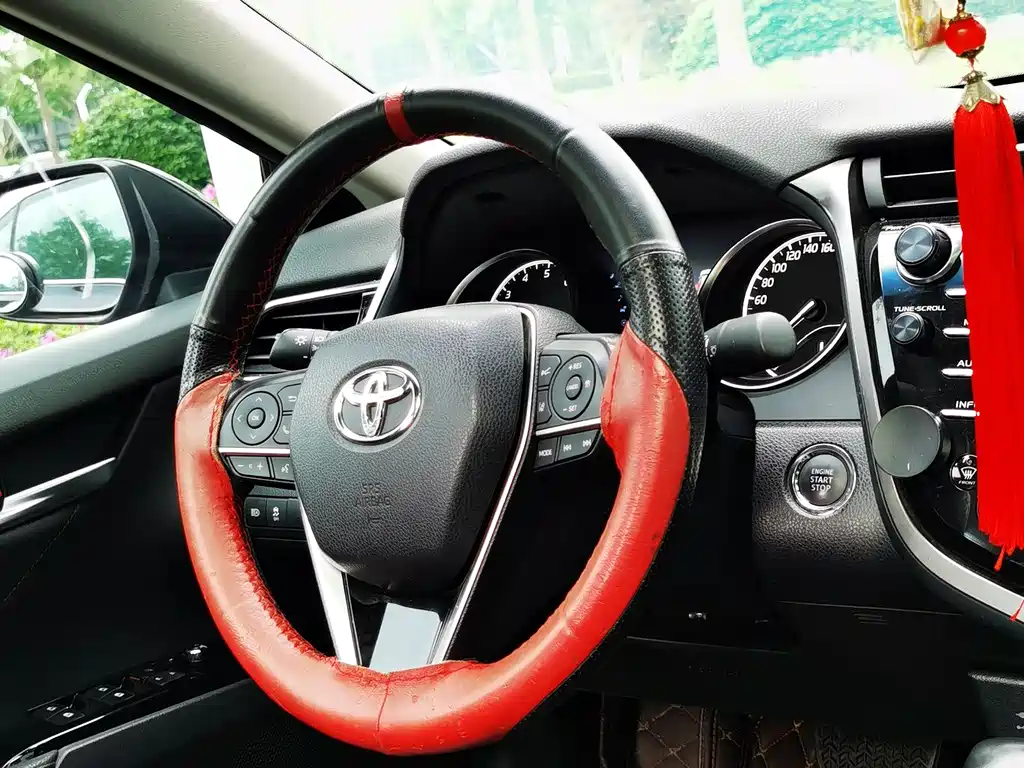 Toyota Camry 2019 — фото 8