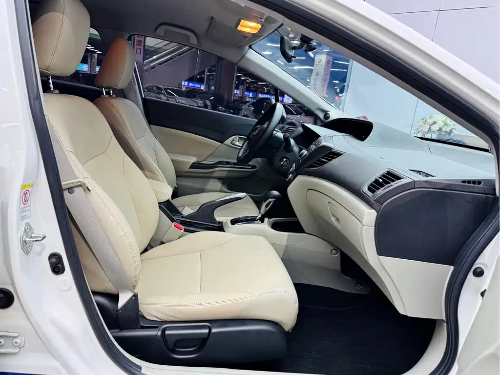 Honda Civic 2015 — фото 14