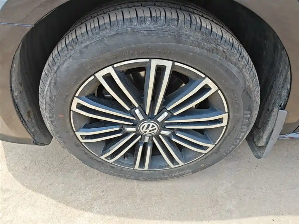 Volkswagen Passat 2018 — фото 23