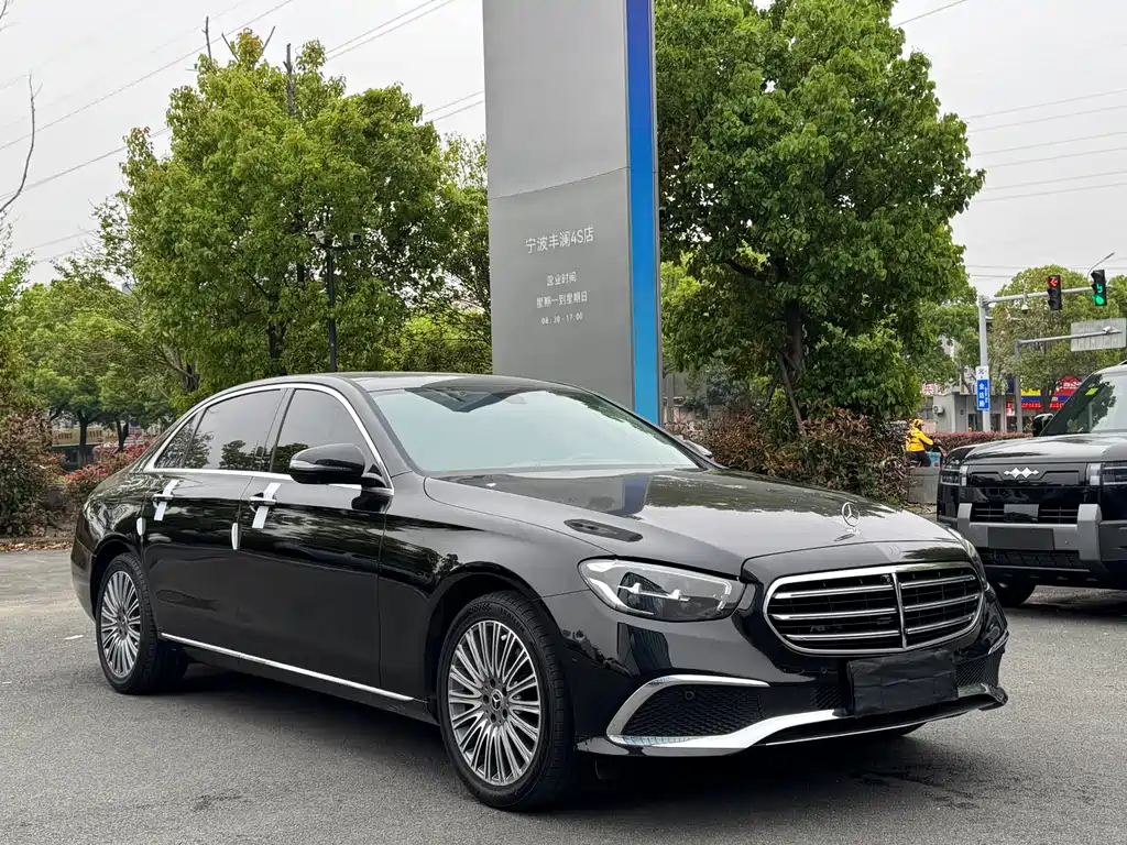 Mercedes-Benz E-Class 2023 — фото 3