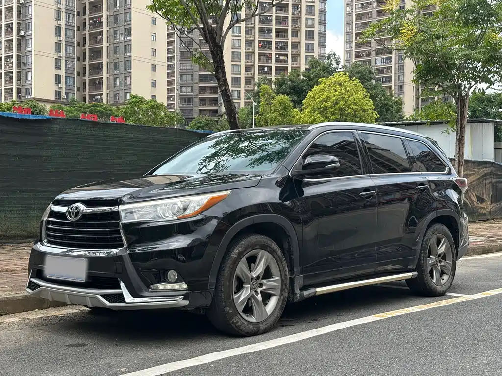 Toyota Highlander 2017 — фото 1