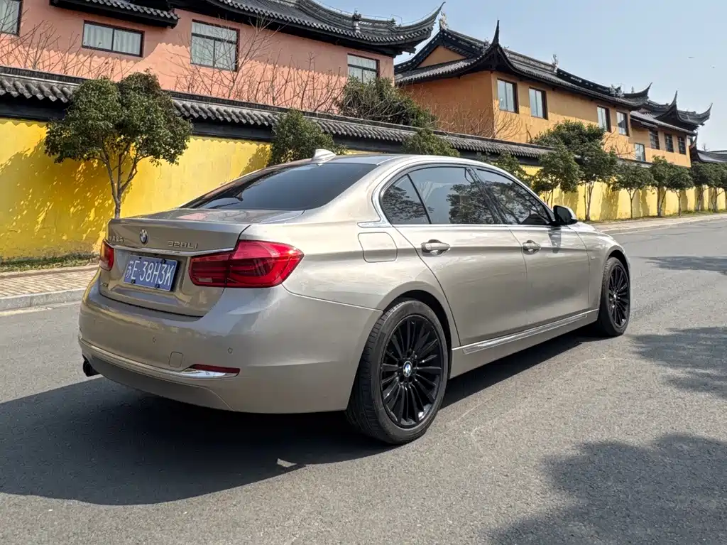 BMW 3 Series 2016 — фото 29