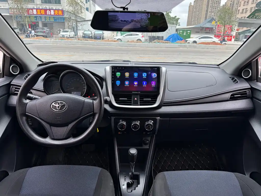 Toyota Yaris L 2019 — фото 4