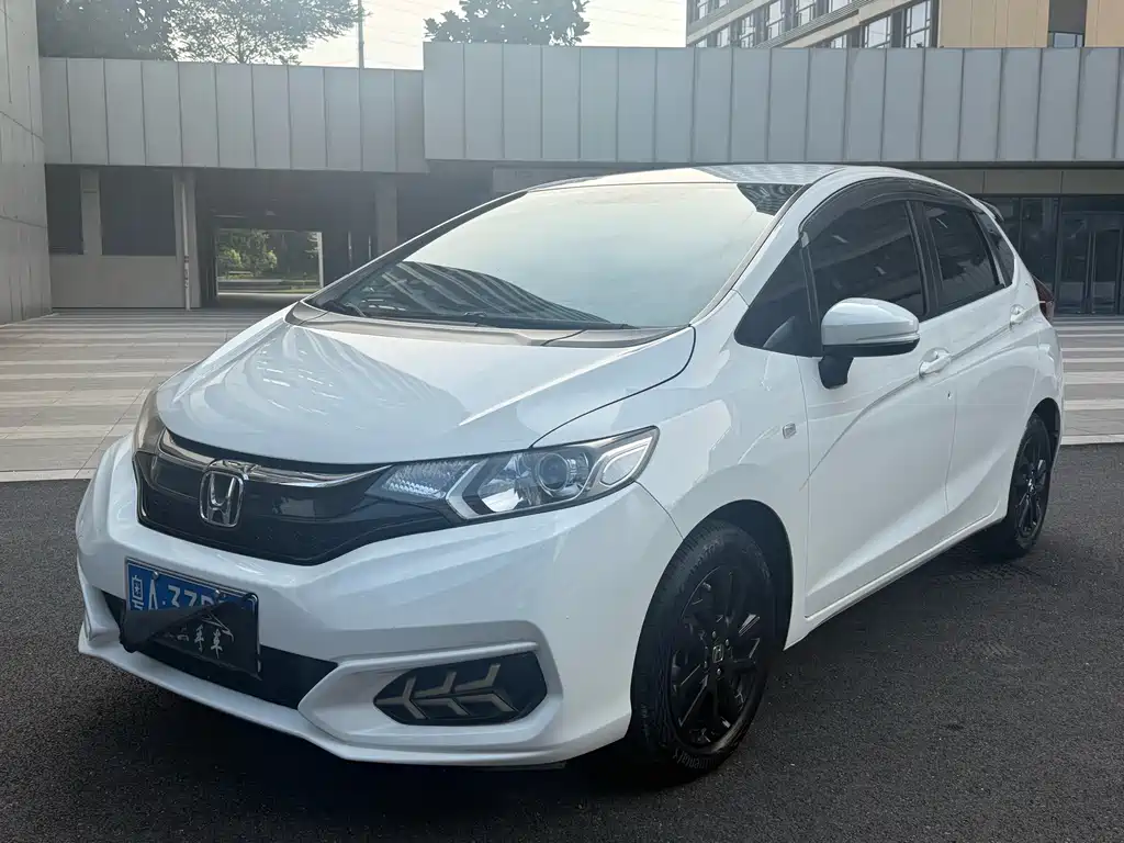 Honda Fit 2018 — фото 1