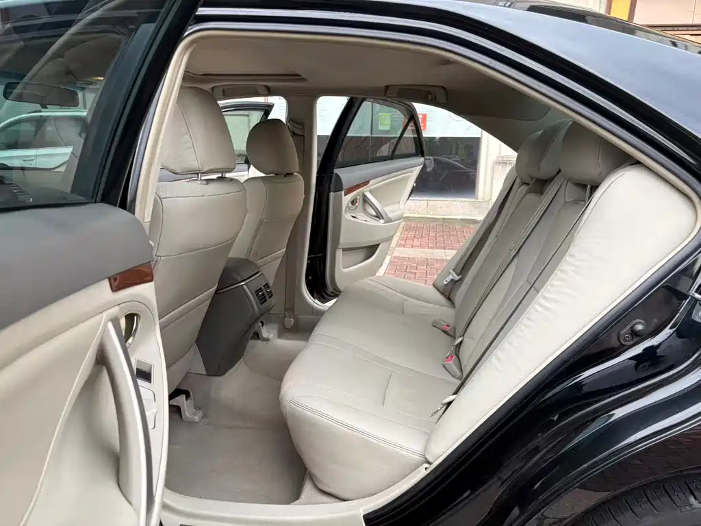 Toyota Camry 2013 — фото 12