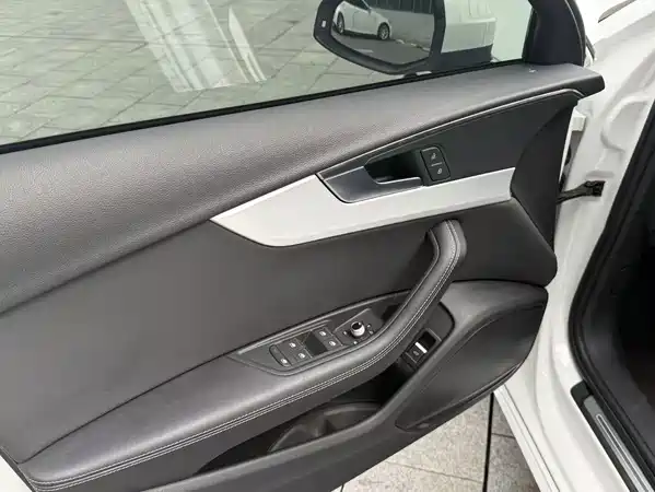 Audi A4L 2021