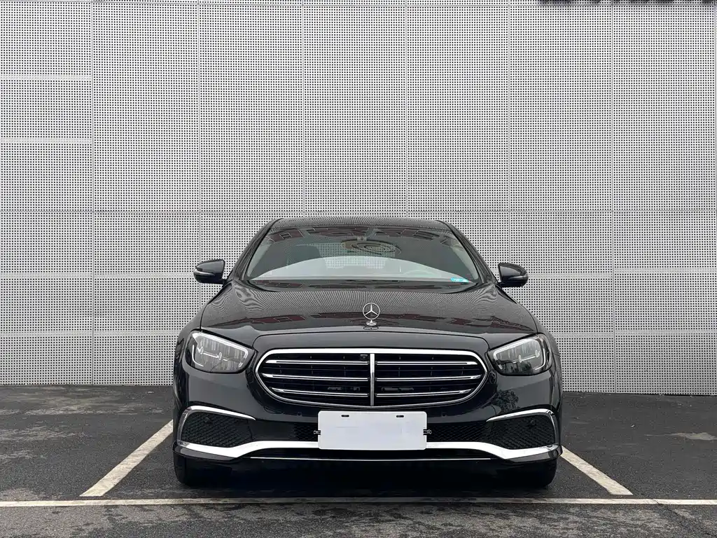 Mercedes-Benz E-Class 2023 — фото 54