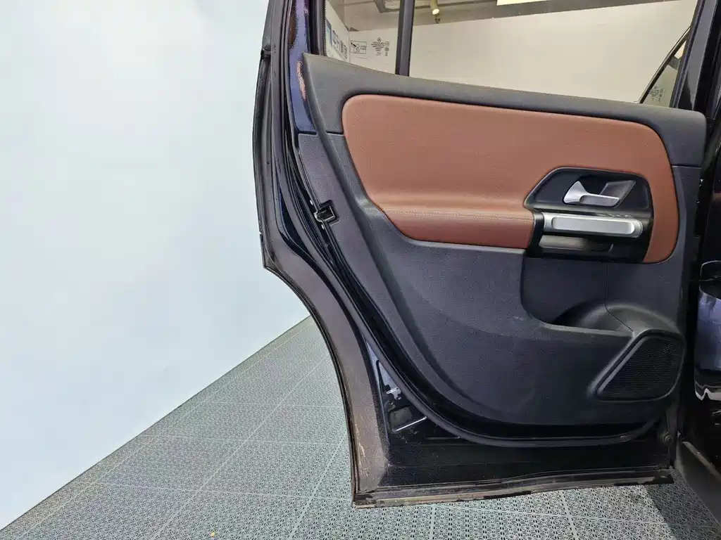 Mercedes-Benz GLB 2023 — фото 14