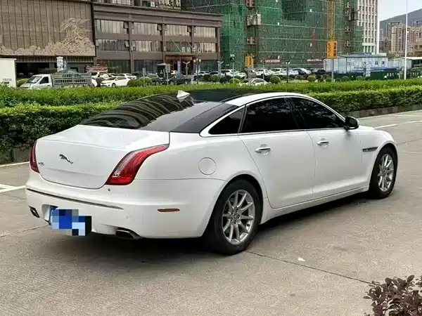 Jaguar XJ 2013