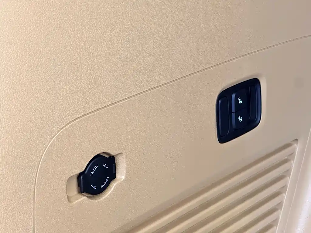 Voyah Dreamer 2026 — фото 9