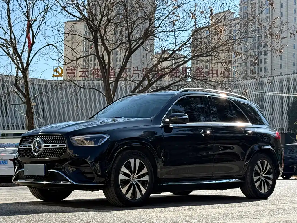 Mercedes-Benz GLE 2025 — фото 1