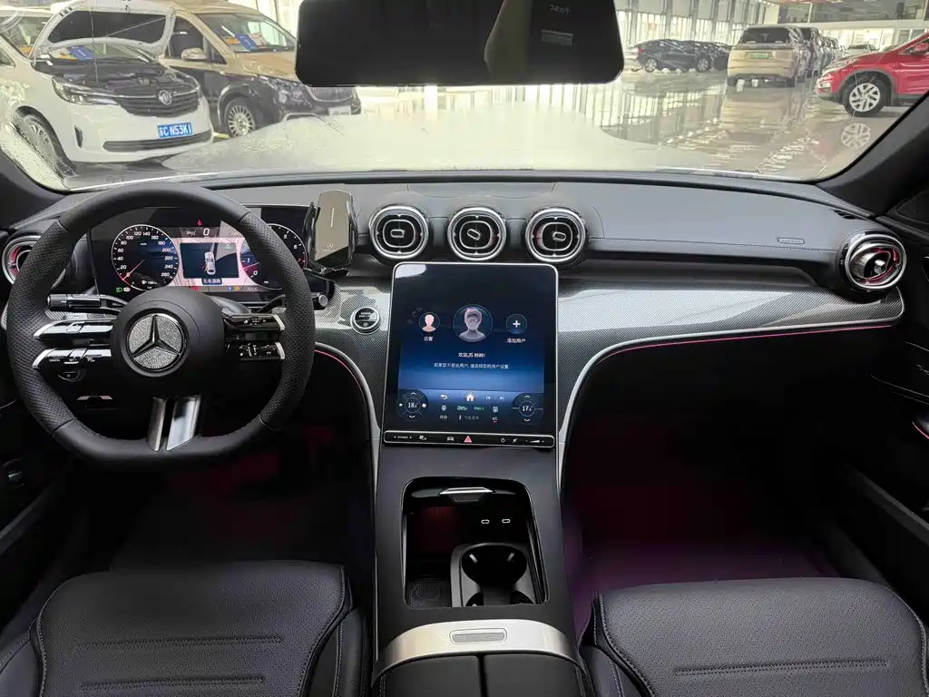 Mercedes-Benz C-Class 2025 — фото 13