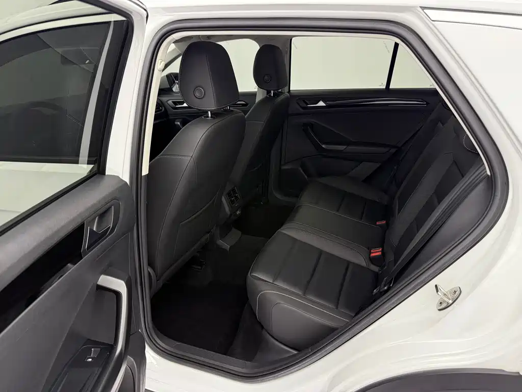 Volkswagen T-Roc 2022 — фото 13