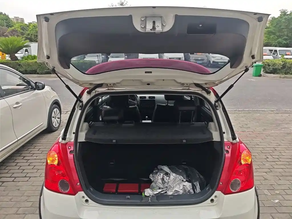 Suzuki Swift 2018 — фото 19