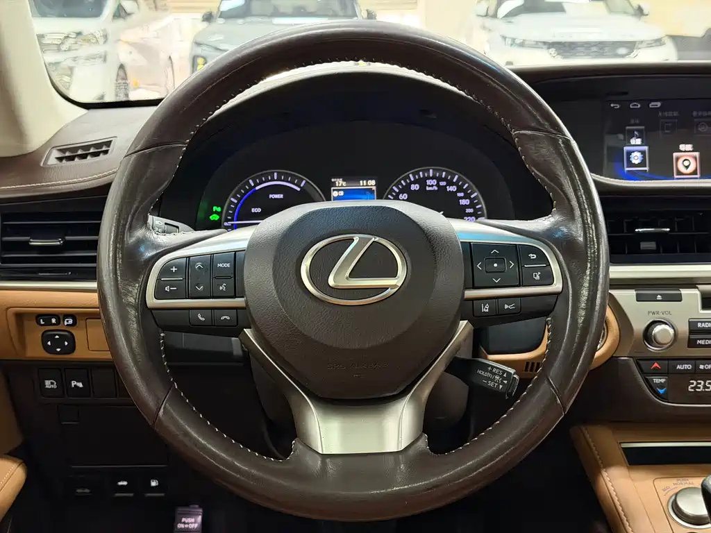 Lexus ES 2016