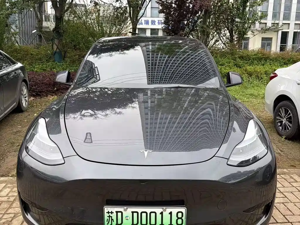 Tesla Model Y 2024 — фото 1