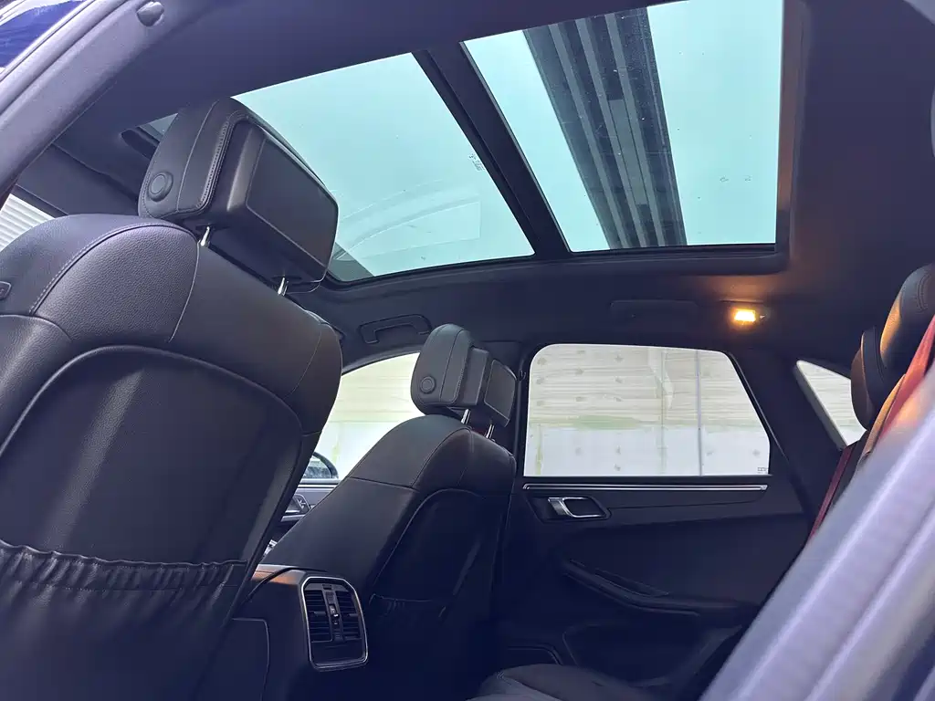 Porsche Macan 2019 — фото 13