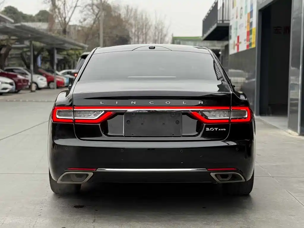 Lincoln Continental 2018 — фото 8