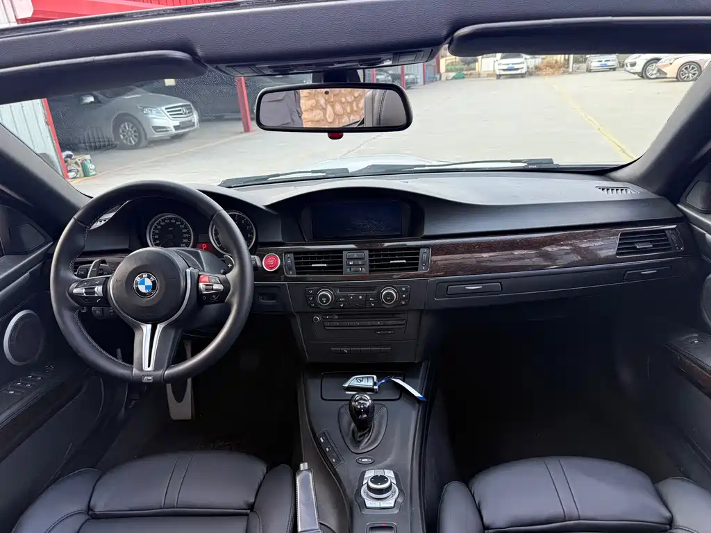 BMW M3 2011 — фото 12