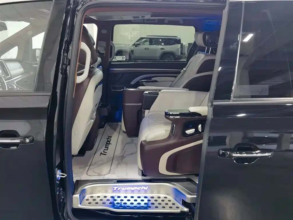 GAC Motor Trumpchi M8 2022 — фото 15