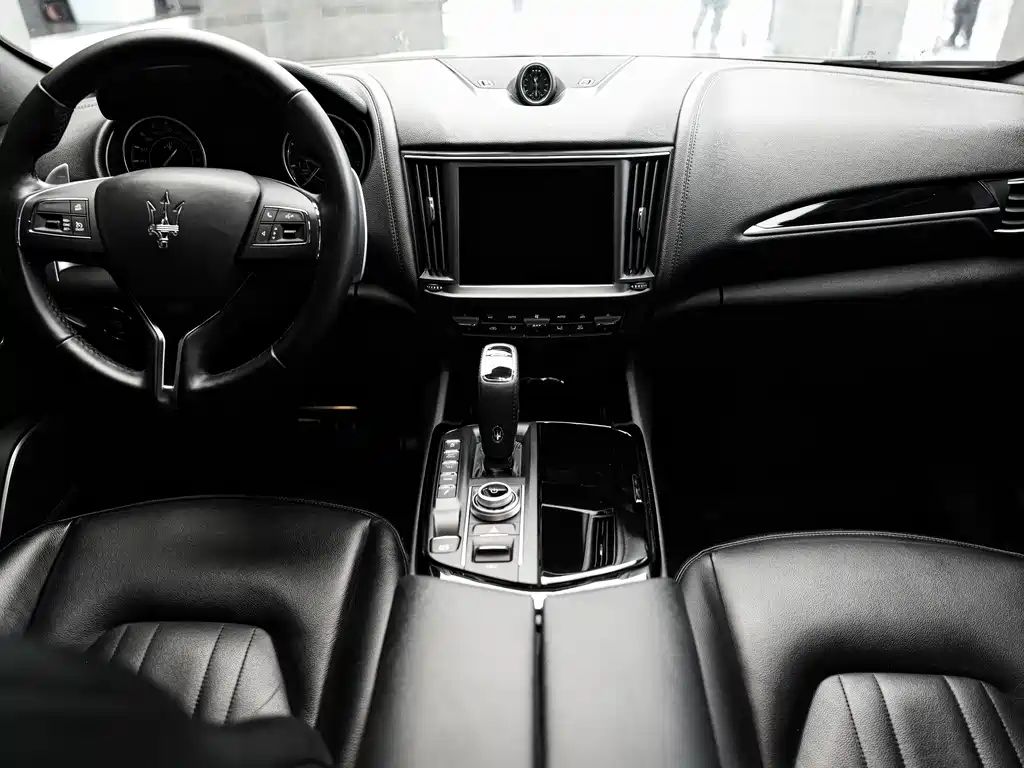 Maserati Levante 2023 — фото 16