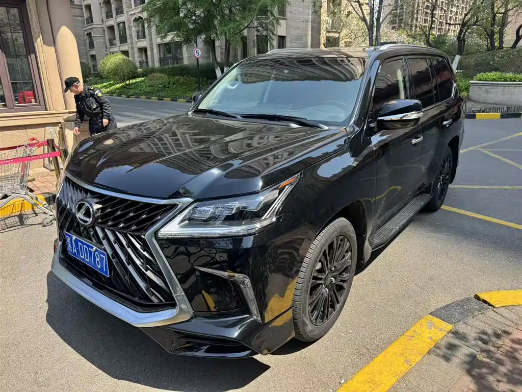 Lexus LX 2016