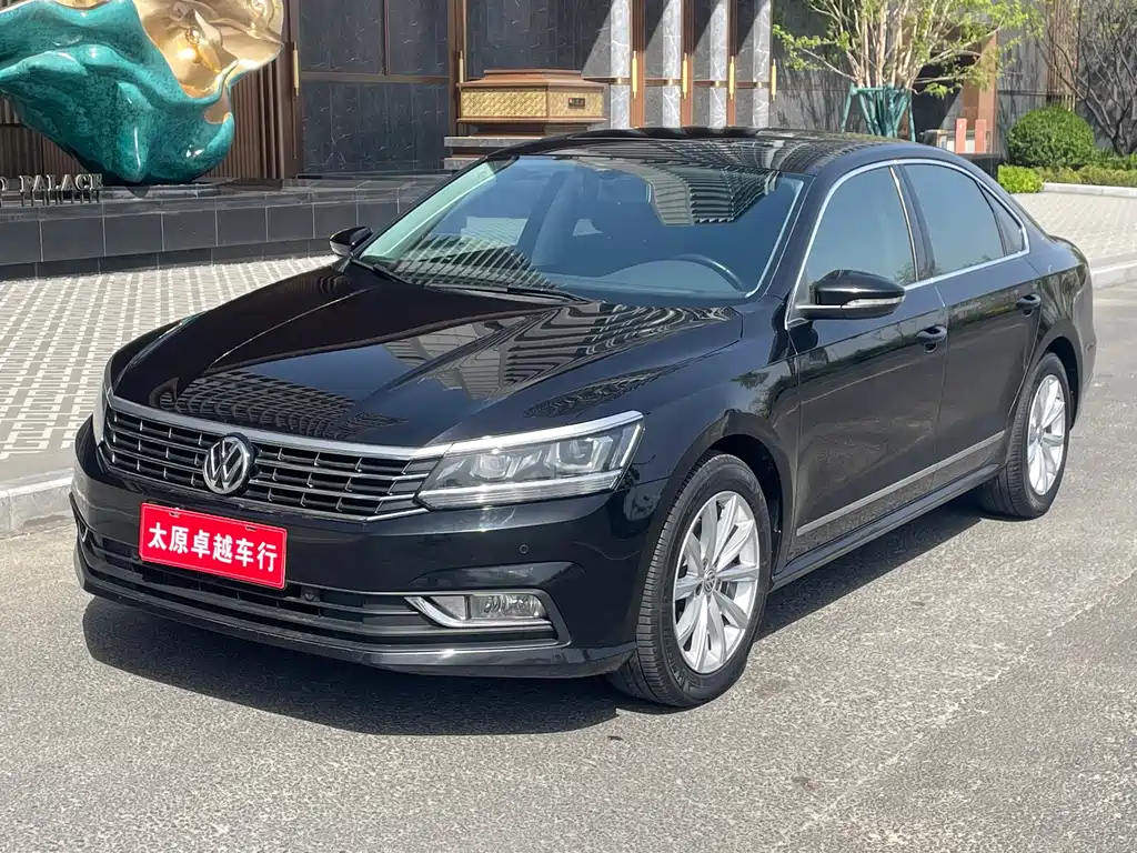 Volkswagen Passat 2018 — фото 1