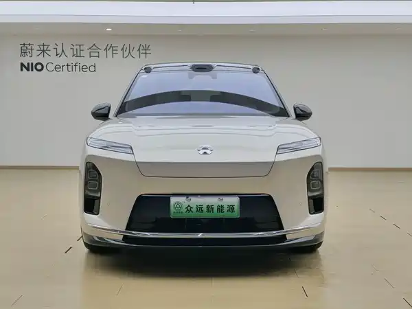 NIO ES8 2025