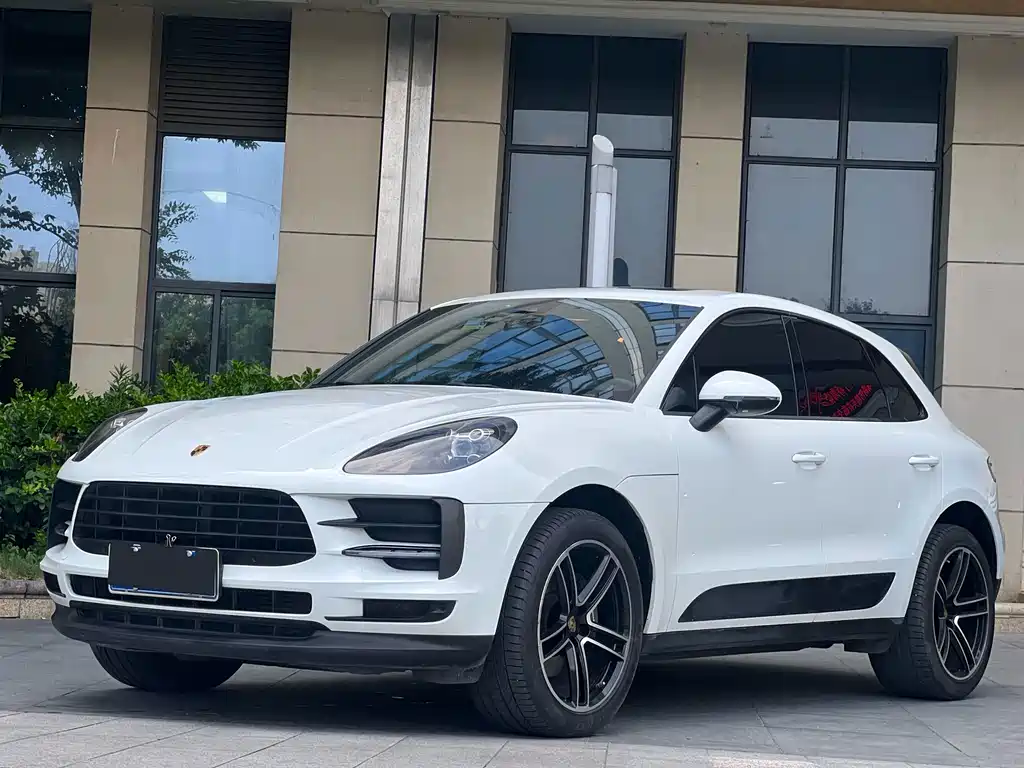 Porsche Macan 2024 — фото 1
