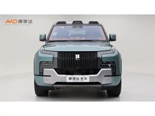 Yangwang U8 2024