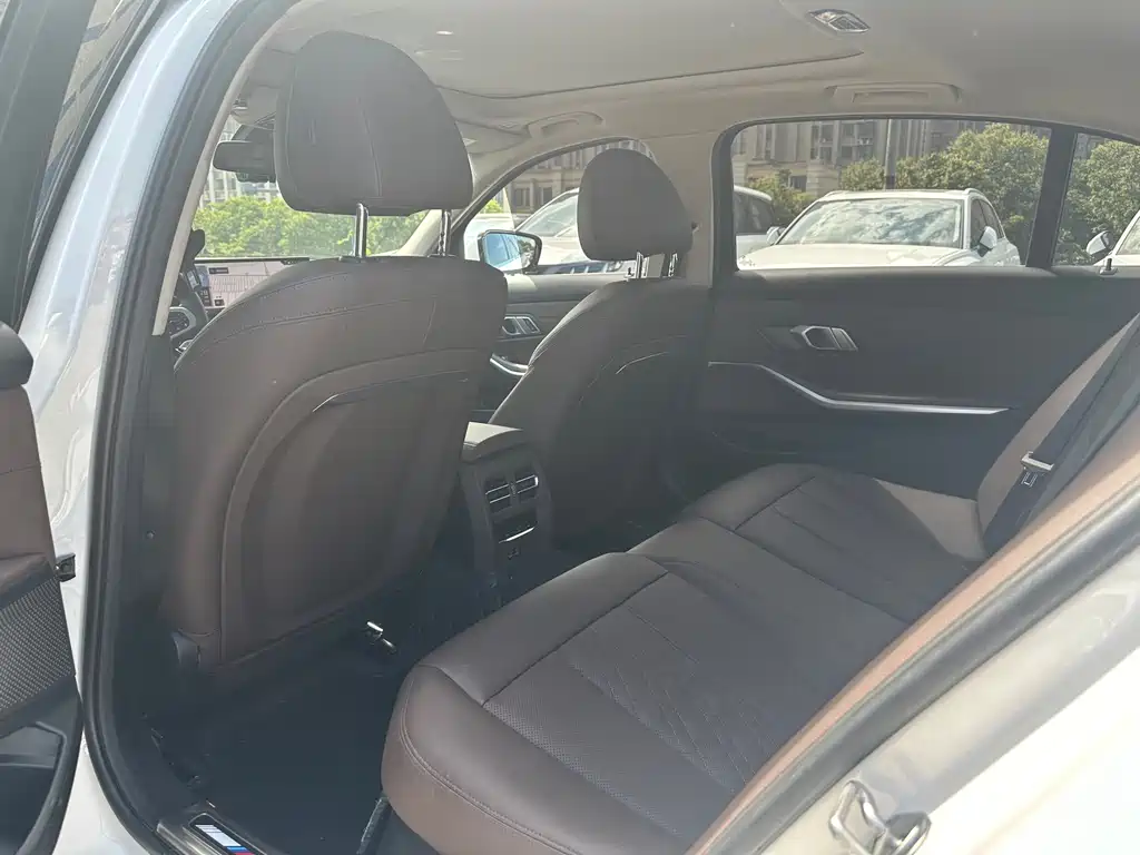 BMW 3 Series 2023