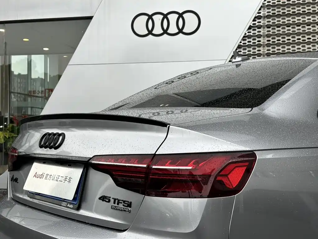 Audi A4L 2022 — фото 16