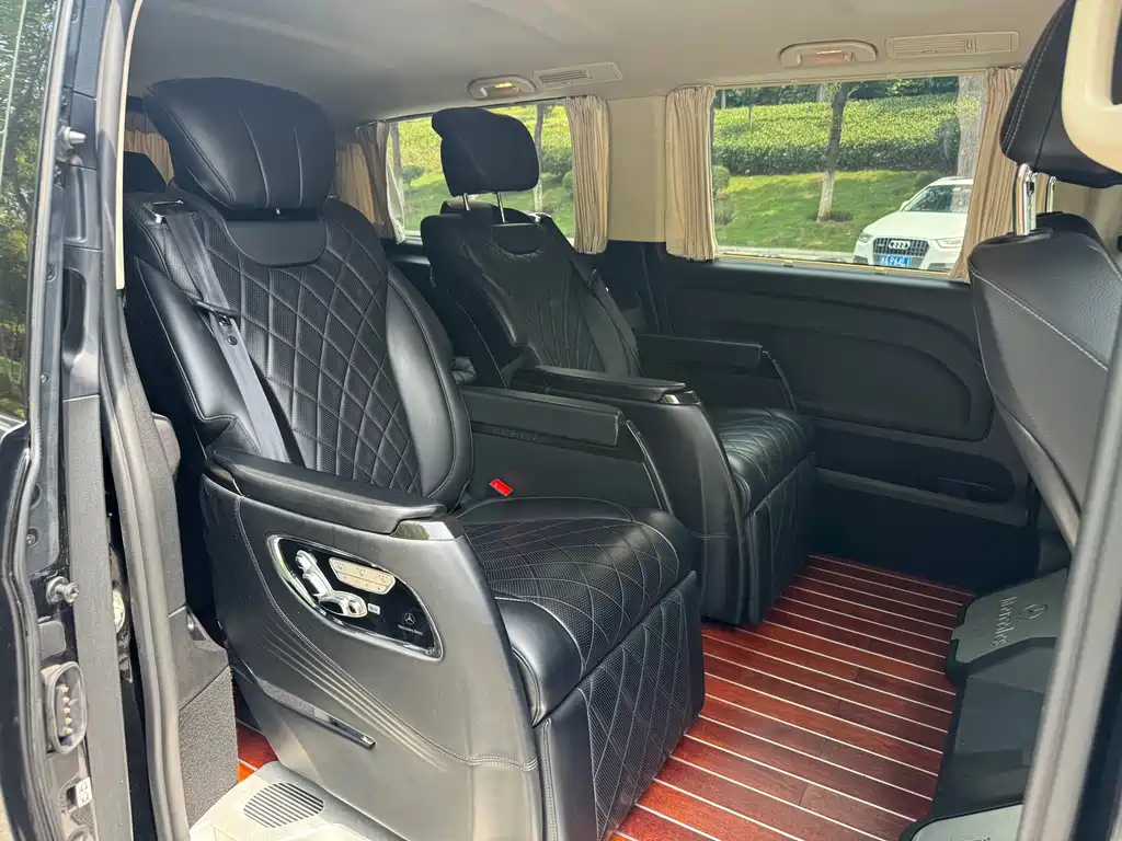 Mercedes-Benz Vito 2022 — фото 16