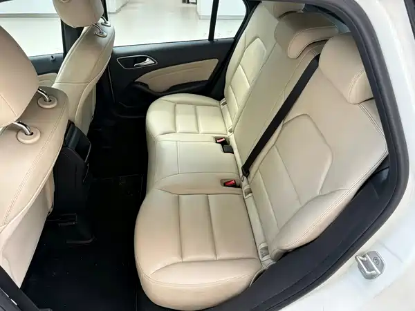 Mercedes-Benz B-Class 2013