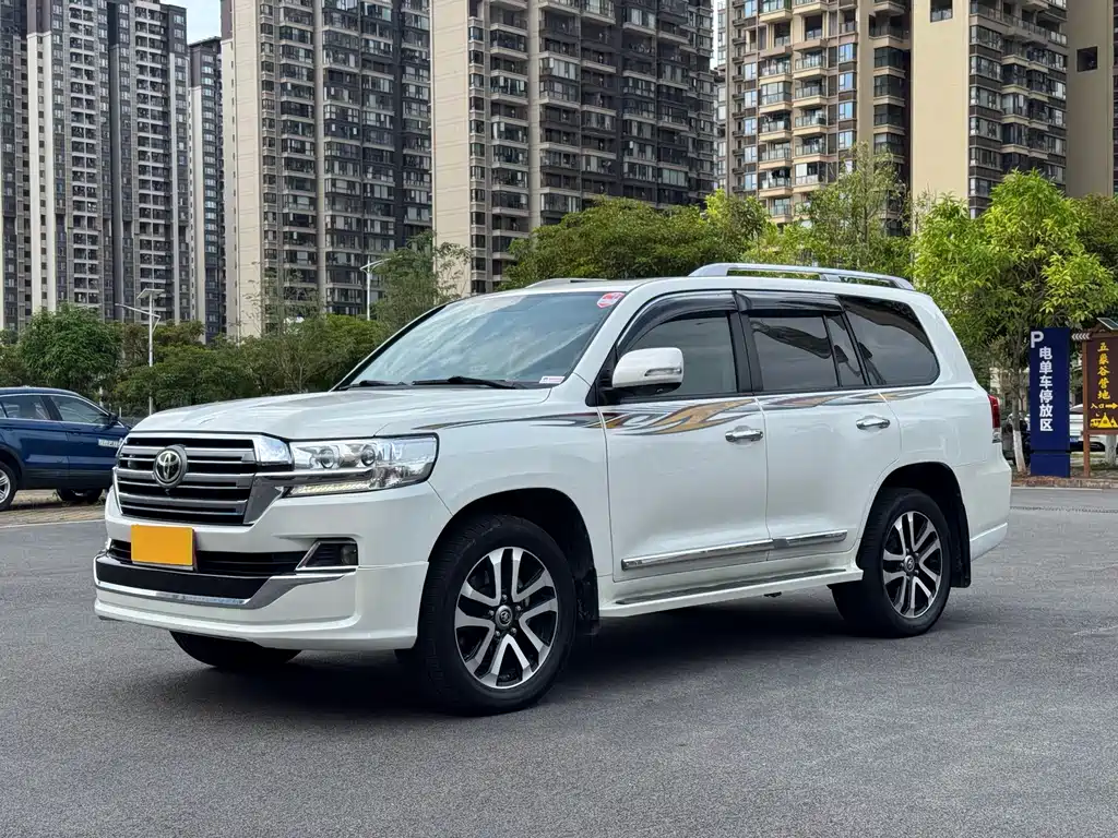 Toyota Land Cruiser 2019 — фото 1