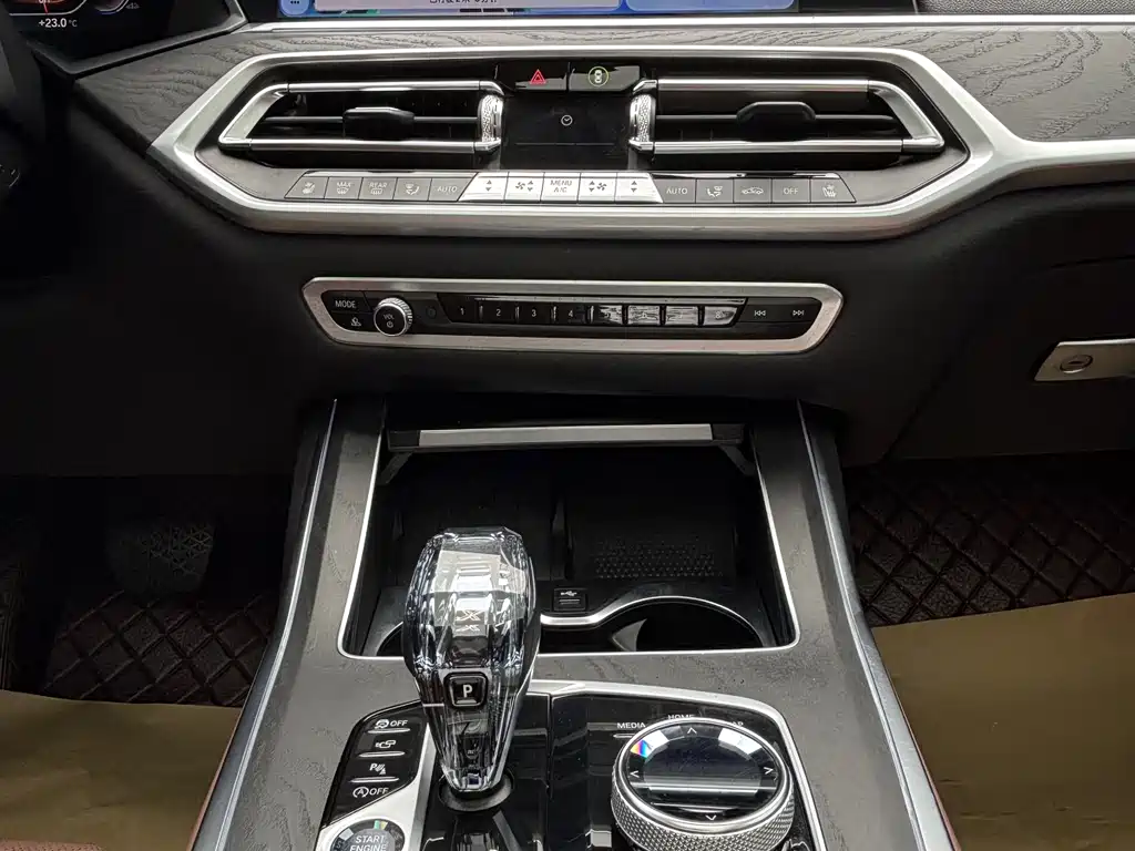 BMW X7 2021 — фото 17