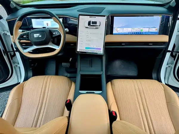 Geely Galaxy L7 2023