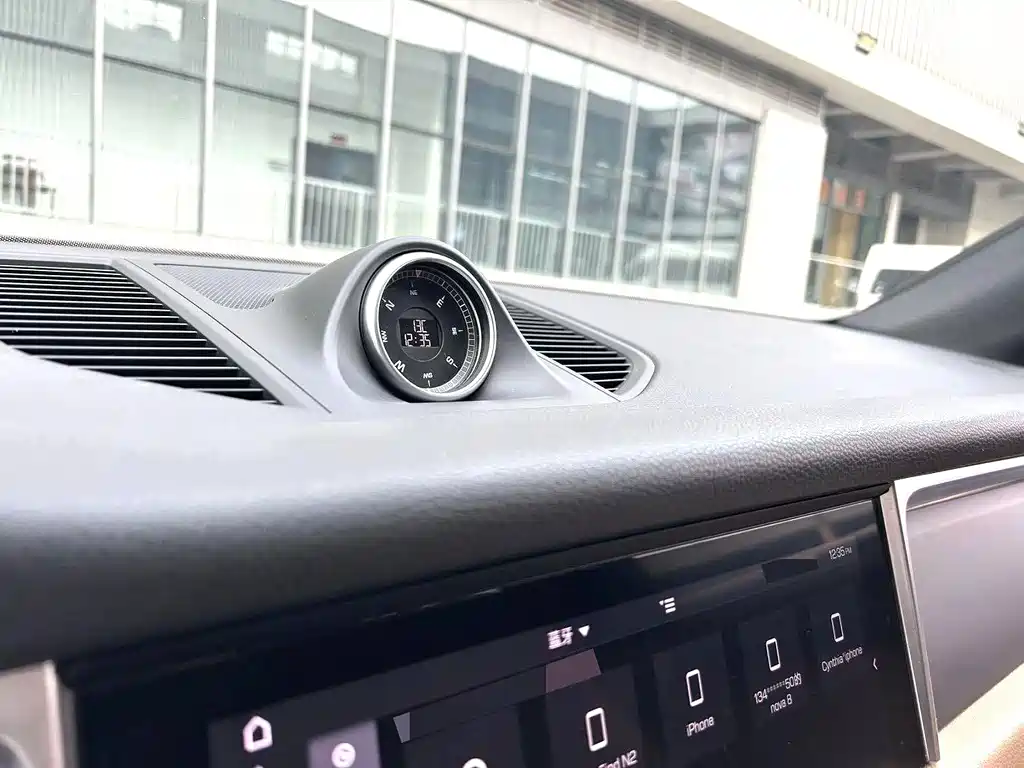 Porsche Macan 2018 — фото 9