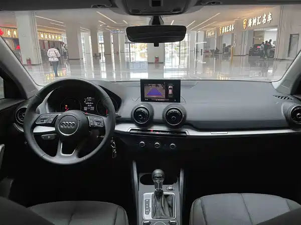 Audi Q2L 2021