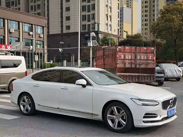 Volvo S90 2019