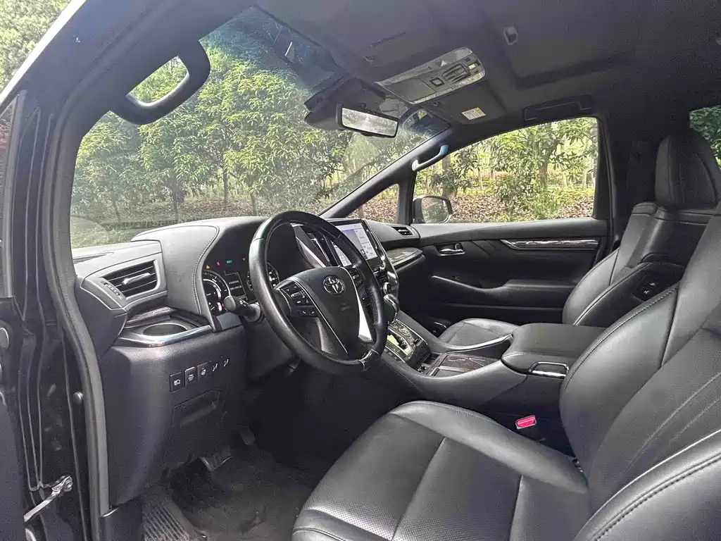 Toyota Vellfire 2023 — фото 9