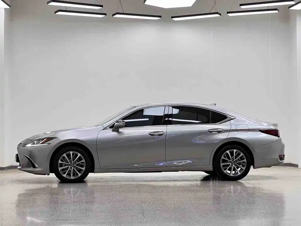 Lexus ES 2022 — фото 4