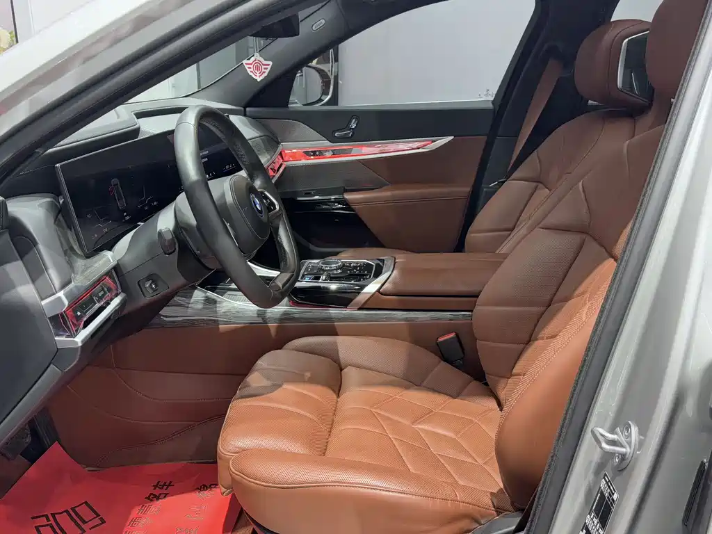 BMW i7 2023 — фото 10